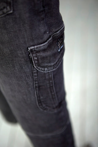 JACK RUSSEL กางเกงยีนส์ผู้ชายคาร์โก้ทรง Slim-Fit รุ่น J-DEPT/BK สี Black Fade แจ็ครัสเซล Jack Russel Jeans