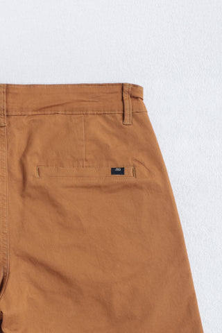 แจ็ค รัสเซล - กางเกงขาสั้นผู้ชาย - Klassik JS-217/YL ทรงสลิมฟิต สีเหลืองมัสตาร์ด