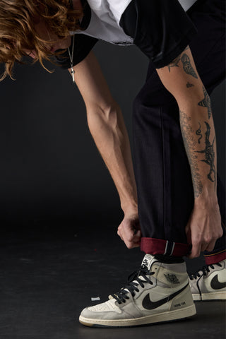 Jack Russel X Junji Ito - Men Jeans - Meisterwerk J-FUCHI Regular Classic Fit The Volcano Darkest Indigo Red Selvedge